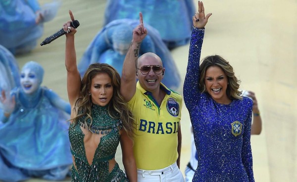 VIDEO: JLO, Pitbull y Claudia Leitte pusieron a bailar a Brasil