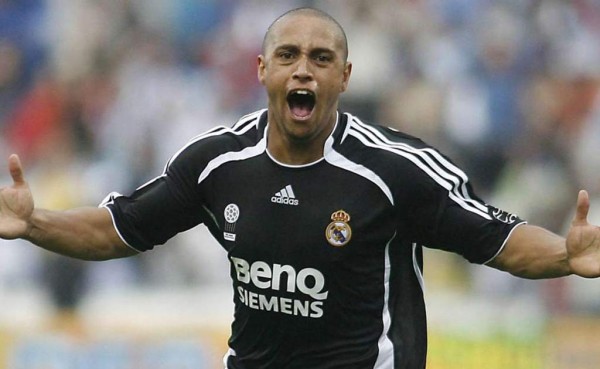 Roberto Carlos es una de las leyendas vivientes del fútbol brasileño, campeón del Mundo en 2002.