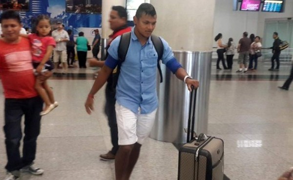 Mario Martínez regresó a Ecuador y aclaró su salida de la Selección