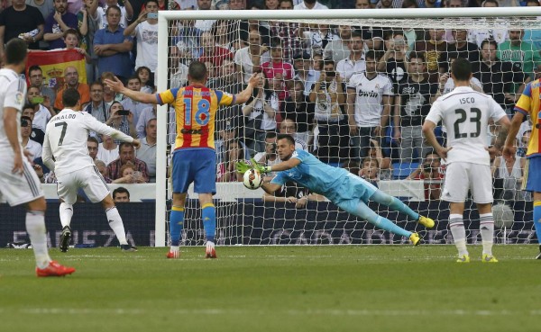 VIDEO: Cristiano Ronaldo falló penal ante Valencia