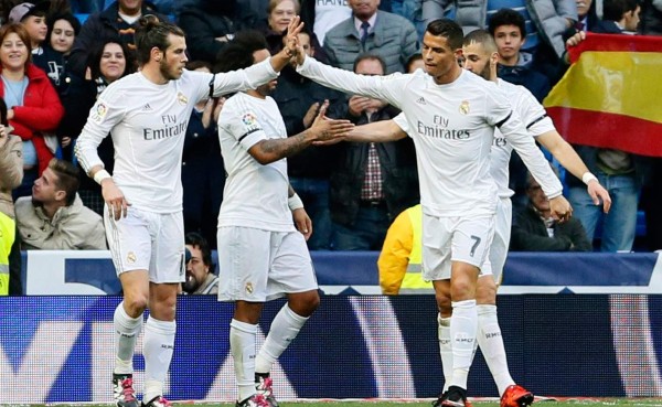 El Real Madrid le hace dos manitas al Rayo Vallecano y vuelve la felicidad