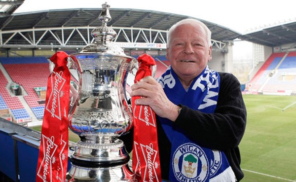 Dave Whelan deja la presidencia del Wigan después de 20 años