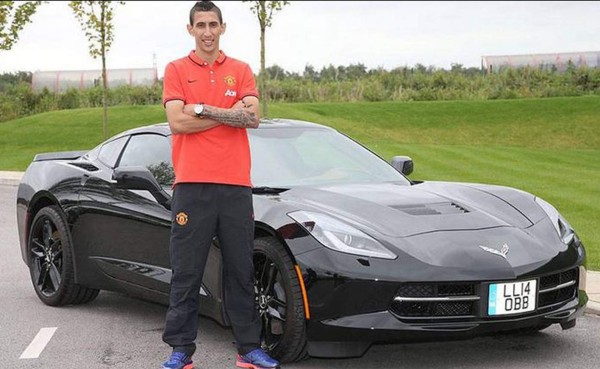 El primer regalo a Ángel di María en el Manchester United