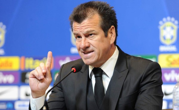 Dunga anuncia primera convocatoria para eliminatoria a Rusia-2018