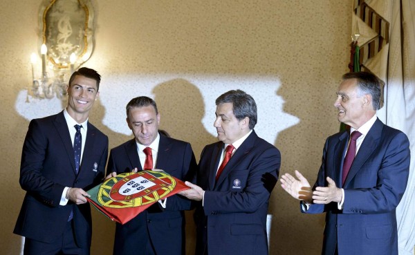 Presidente de Portugal juramentó a la selección y a Cristiano