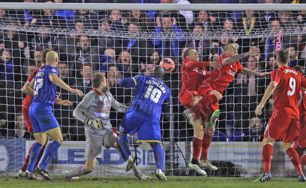 Akinfenwa, el delantero de más de 100 kilos que le hizo un gol a Liverpool