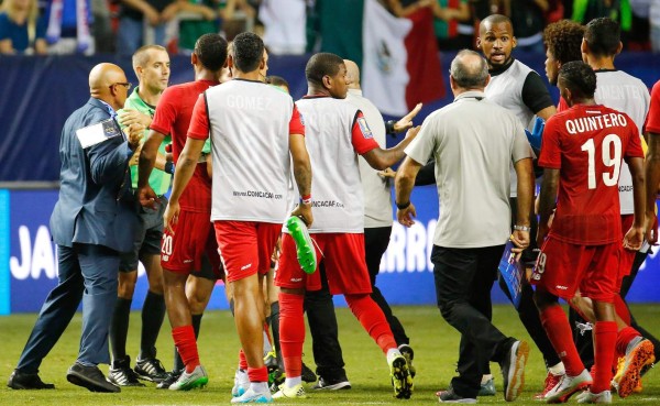 VIDEO: La narración panameña de los momentos polémicos frente a México