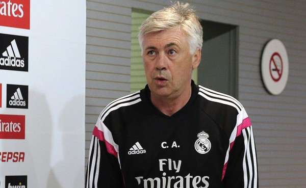 Ancelotti asegura que Real Madrid tiene 'más complicado ganar la Liga que la Champions'