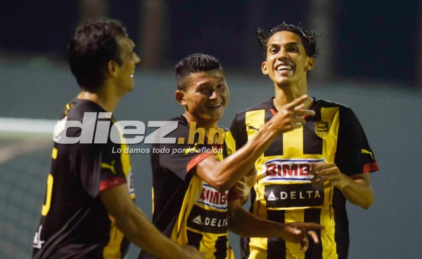 Real España triunfa y le pone la lápida al Victoria