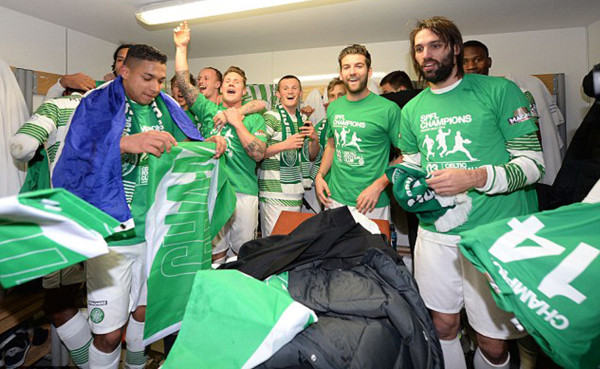 Emilio Izaguirre se corona tricampeón con el Celtic en Escocia