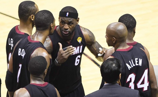 Miami Heat y San Antonio a su tercer combate hoy en la Final de la NBA