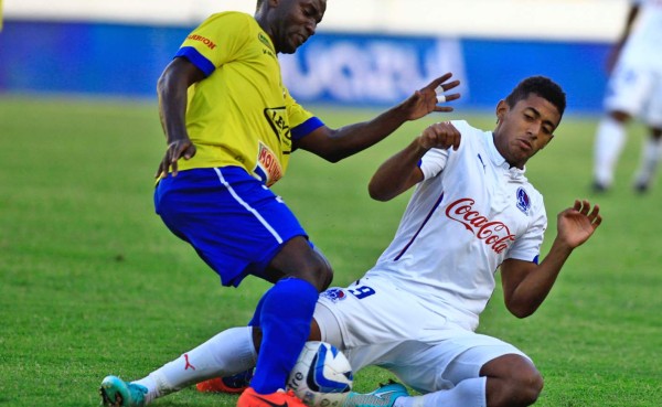 VIDEO: Anthony 'Choco' Lozano es silbado en el Nacional