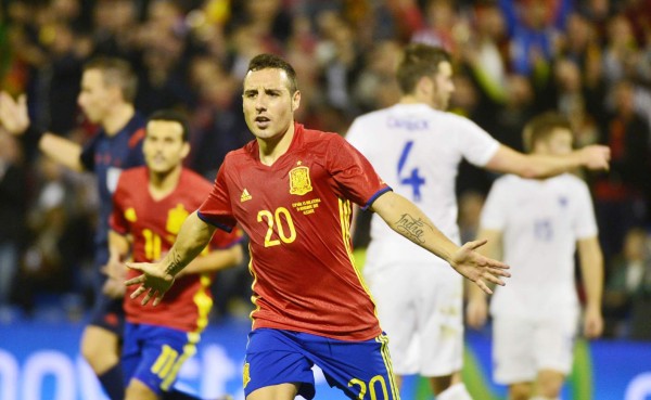 España impone su autoridad y le quita racha a Inglaterra