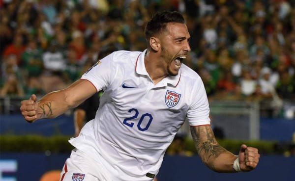 Paul Aguilar le da a México el boleto a la Confederaciones con una joya de gol