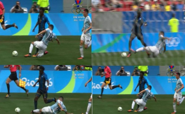 Fuerte entrada de Leandro Vega sobre Alberth Elis que el árbitro le perdonó la roja