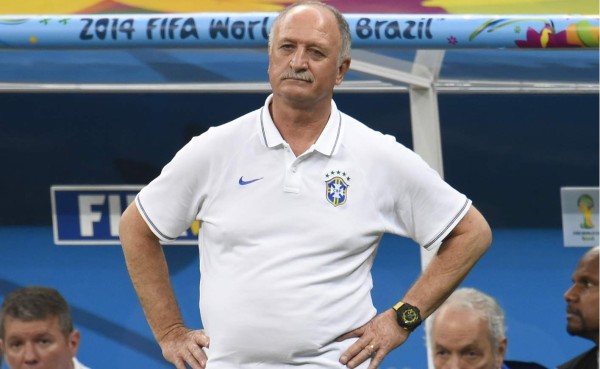 Scolari deja su continuidad en manos de Federación de Brasil