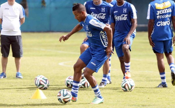 Luis Garrido queda al margen del entrenamiento de playa