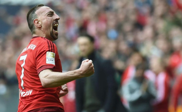 Golazo de Ribery le da el triunfo al Bayern ante el Eintracht