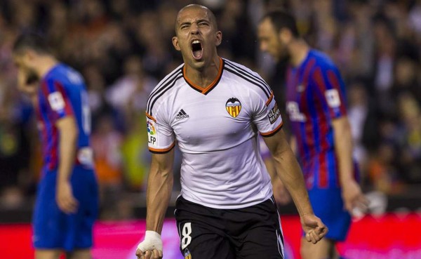 Feghouli del Valencia admite contactos con el Barcelona