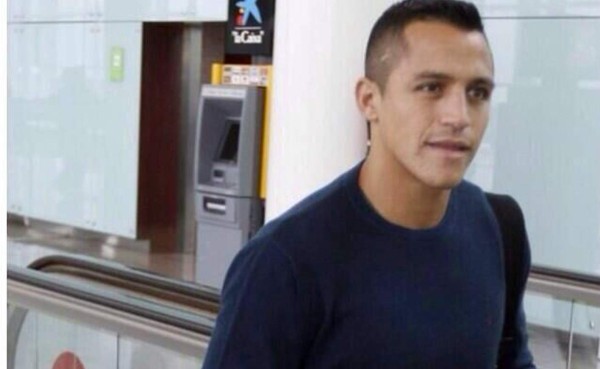 Alexis Sánchez se somete a revisión médica con el Arsenal