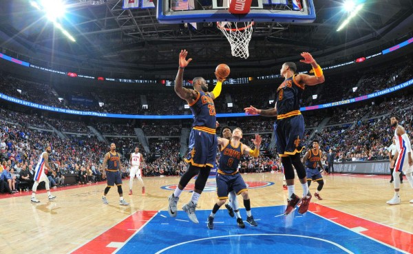 Los Cavaliers barren a los Pistons y clasifican a semifinales de la NBA