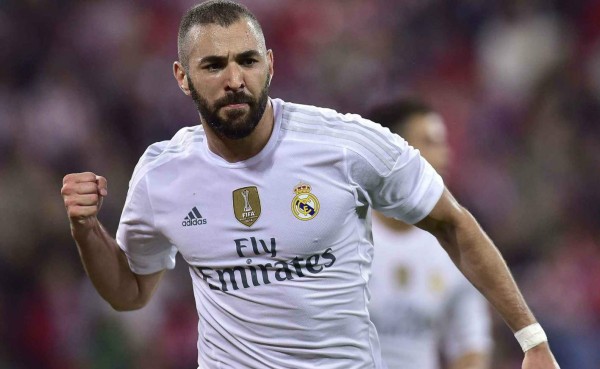 Diputada acusa a Benzema de escupir cuando sonaba La Marsellesa