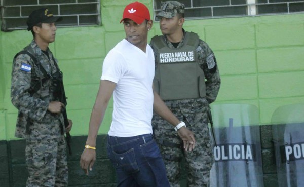 Costly a su tío: 'No había firmado contrato con Aris de Grecia'