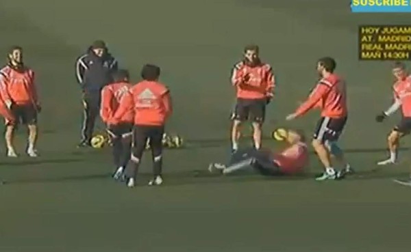 VIDEO: Chicharito humilló a Jesé en entrenamiento de Real Madrid