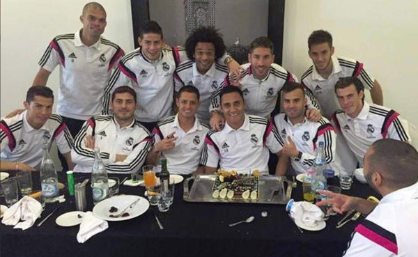 Keylor Navas celebra su cumpleaños con sus compañeros de Real Madrid