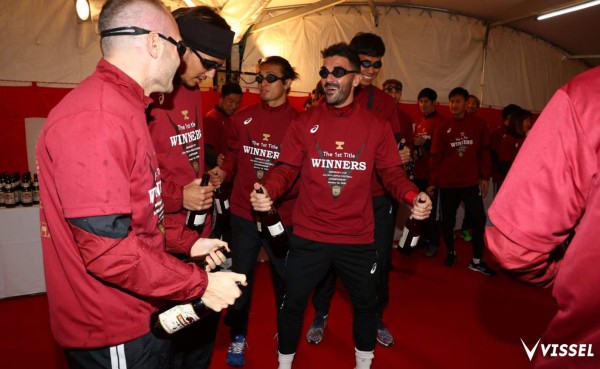 Emotiva despedida: David Villa se retira del fútbol siendo campeón en Japón y junto a Iniesta