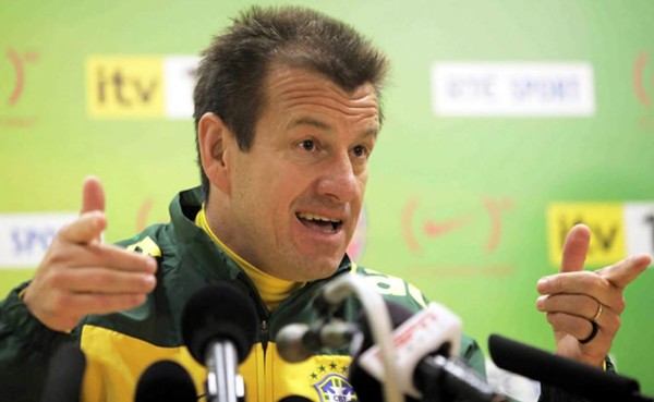 Dunga critica a los jóvenes brasileños que se marchan al fútbol europeo