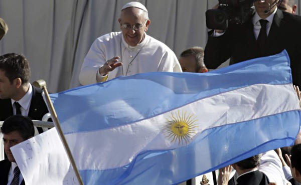 VIDEO: Funcionario brasileño pide al Papa Francisco no rezar por Argentina en Mundial
