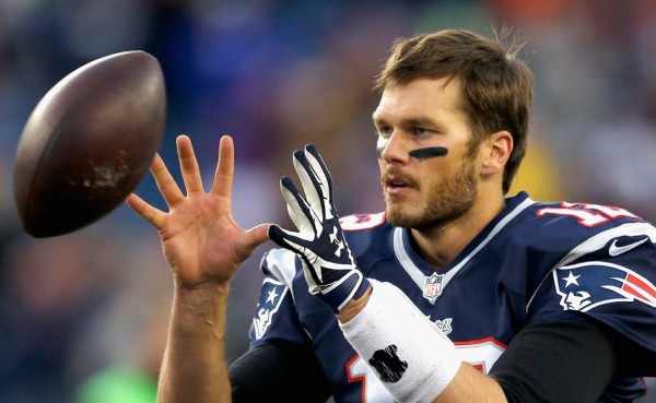 Tom Brady renueva su contrato con los Patriots hasta 2019