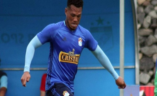 Panameño Rolando Blackburn sufre asalto con arma de fuego en Perú