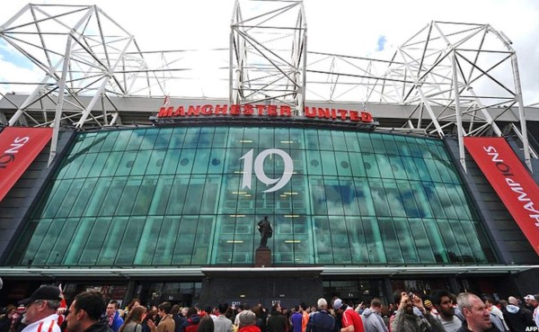 Por seguridad, Manchester United prohíbe las tablets en Old Trafford