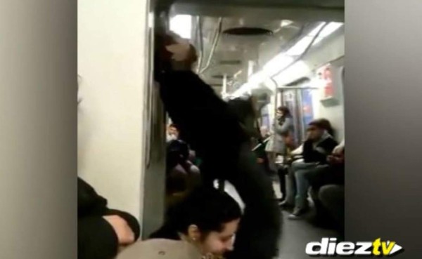 VIDEO: Aficionado chileno enloquece en transporte público después del 7-0 a México