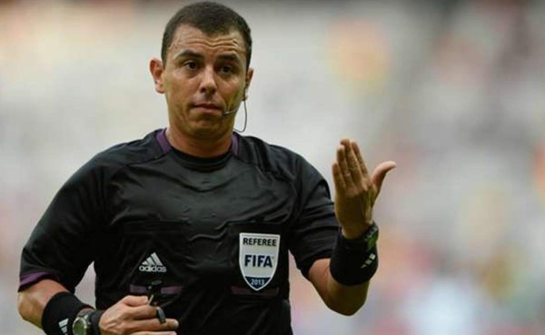 Joel Aguilar, el árbitro de la nieve en Denver