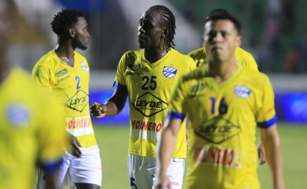 Victoria se aferra a nulidad del torneo para salvar categoría