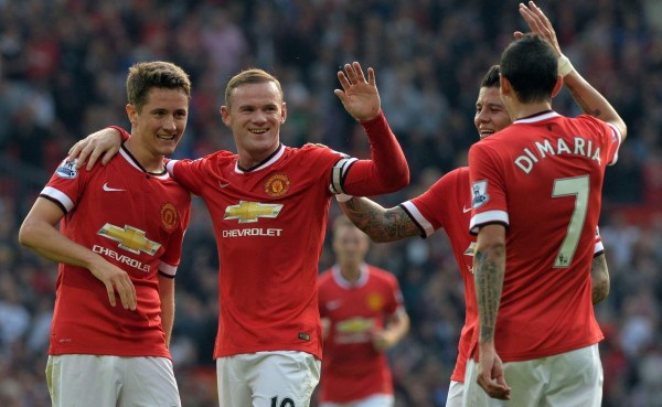 Di María lídera primer triunfo de Manchester United