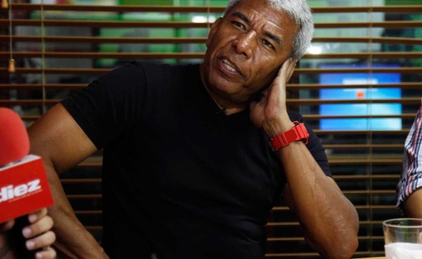 Héctor Castellón: 'Con los números que tengo en otro equipo ya me hubieran echado'