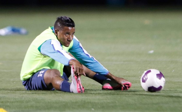 Luis Garrido no entrenó en Houston por recarga muscular