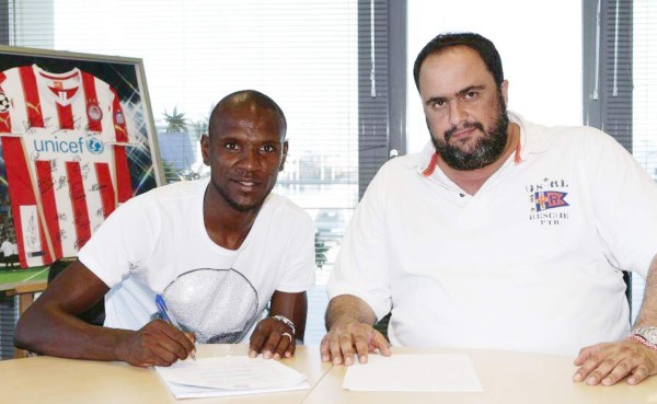 Abidal deja Mónaco para fichar con Olympiacos de Grecia