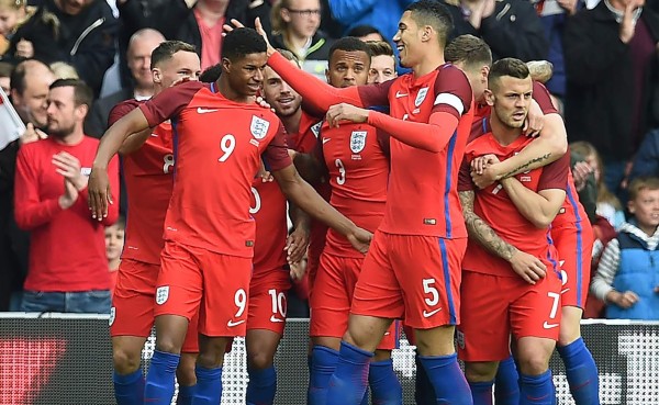 El jovencito Marcus Rashford debutó goleando con la selección de Inglaterra