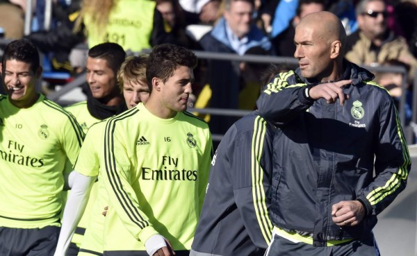 VIDEO: Zidane ilusiona a la afición del Real Madrid en su primer entrenamiento