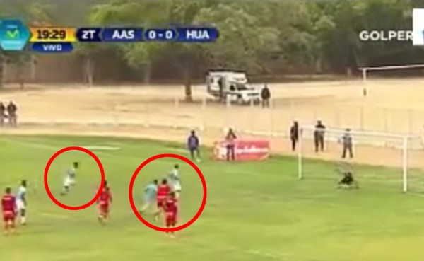 VIDEO: En Perú quisieron imitar penal de Messi y Suárez, pero todo salió muy mal