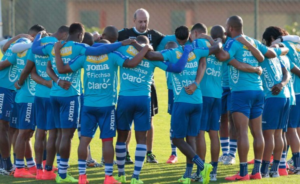 Honduras pule su táctica para enfrentar a Francia