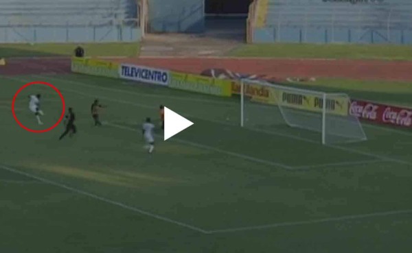 Video: Carlo Costly puso el 1-1 de Olimpia ante Real España con ayudita de su mano