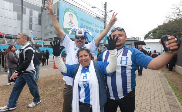 Hondureños comienzan a llegar al Arena da Baixada