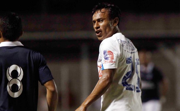 Olimpia anuncia la separación del lateral Javier Portillo