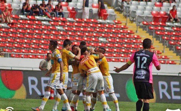Liga Alajuelense de Carlos Discua recibe duro revés ante Herediano